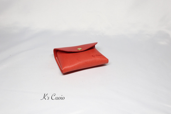 ヌメ革 手のひらサイズのカードケース（レッド色）【送料無料】 1枚目の画像