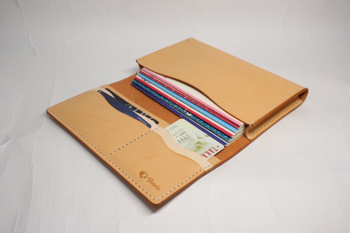 ヌメ革 手縫いの通帳ケース（オレンジ＆ナチュラル）【送料無料】