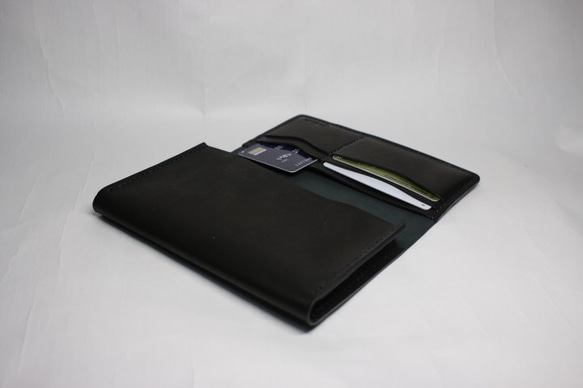 ヌメ革 手縫いの通帳ケース（ブラック色）【送料無料】 3枚目の画像