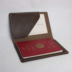 ヌメ革 手縫いのパスポートケース（ダークブラウン色）【送料無料】 2枚目の画像
