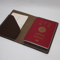 ヌメ革 手縫いのパスポートケース（ダークブラウン色）【送料無料】 5枚目の画像