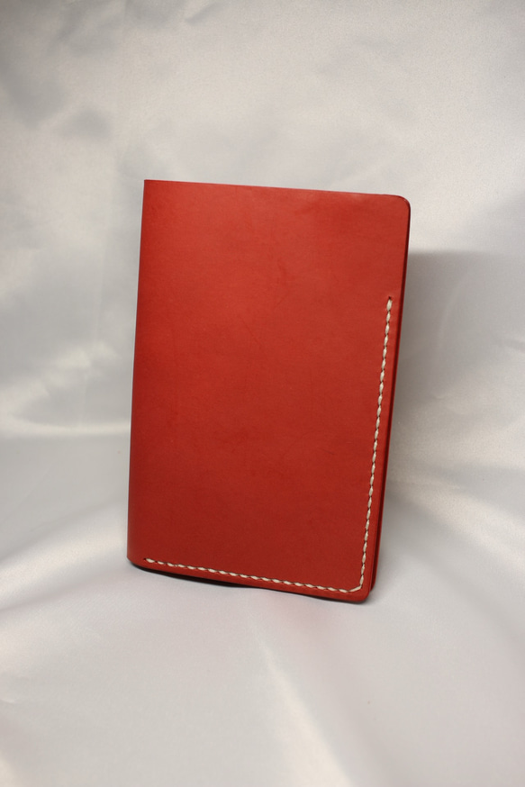 ヌメ革 手縫いのパスポートケース（レッド色）【送料無料】 4枚目の画像