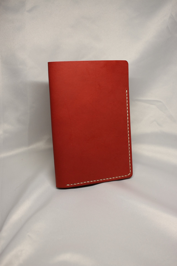 ヌメ革 手縫いのパスポートケース（レッド色）【送料無料】 5枚目の画像