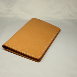 ヌメ革 手縫いのパスポートケース（オレンジ色）【送料無料】 2枚目の画像