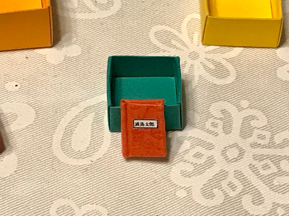 小さな玉手箱に入った極小豆本「浦島太郎」 2枚目の画像