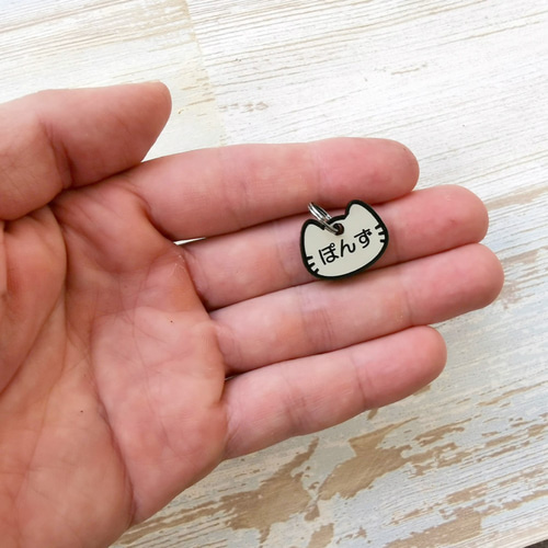 ミニねこ型の迷子札（猫の名札、ネームプレート） ペット服