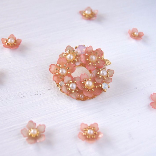 ハート(小)ブローチ ビーズ刺繍 パール ビジュー キラキラ ハート(小)ブローチ ビーズ刺繍 パール ビジュー キラキラ