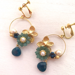 耳環的紫羅蘭和瑪格麗特/藍色耳環 第1張的照片