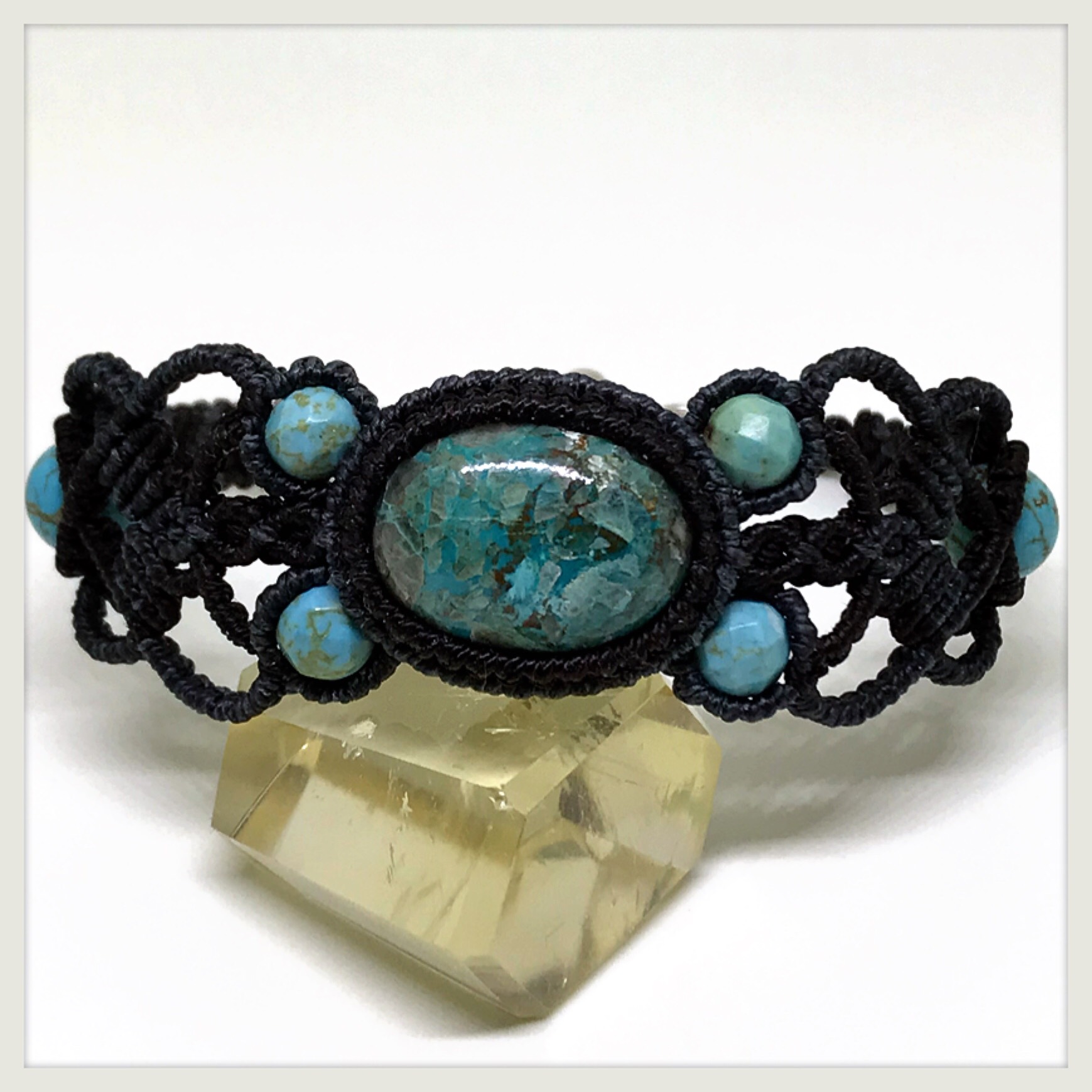 クリソコラ＆ターコイズのブレスレット【大きいサイズ Lサイズ】【マクラメ macramé】