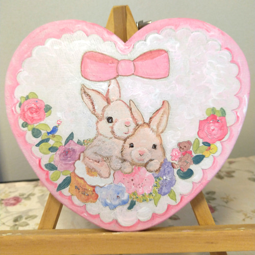 トールペイント作品    おしゃれうさぎ トールペイントハンドメイド☆うさぎ ペット 絵 ハート型 表札