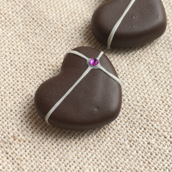 鑲紫色水鑽 禮物巧克力 耳環 耳夾耳勾 仿真甜點 巧克力 第1張的照片