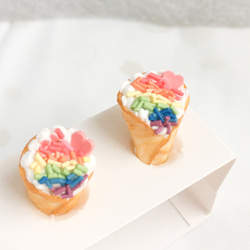 愛心彩虹可麗餅(小) 耳環 一對價 甜點飾品 第6張的照片