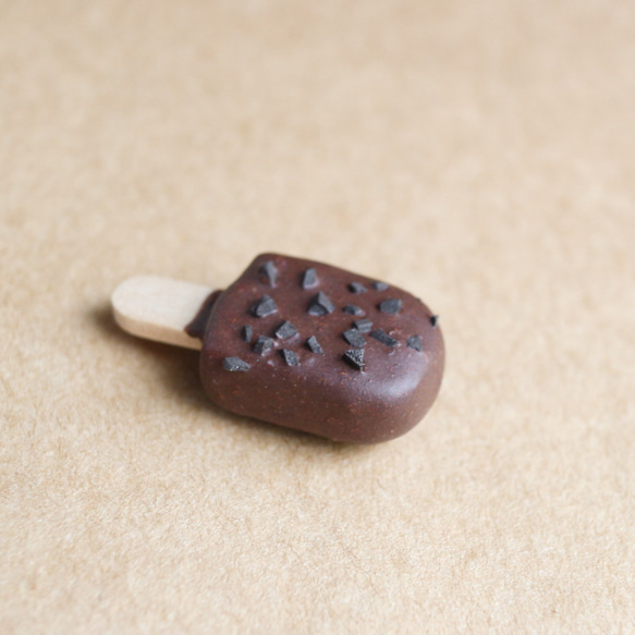 巧克力雪糕 耳環 單耳 耳夾耳勾 仿真甜點 巧克力碎 杏仁碎 第5張的照片