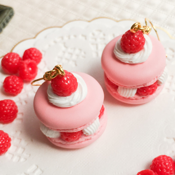 玫瑰莓果馬卡龍 耳環 單支 ローズマカロン 覆盆莓 甜點飾品 macaron 單耳 第3張的照片