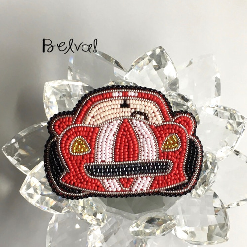 ビーズ刺繍のブローチ -スポーツカー- 車 car ブローチ Belva! 通販