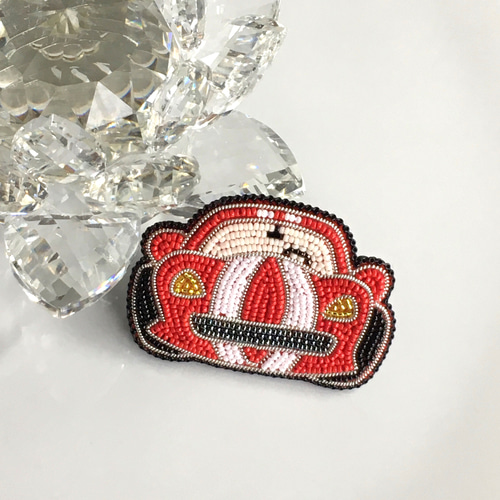 ビーズ刺繍のブローチ -スポーツカー- 車 car ブローチ Belva! 通販