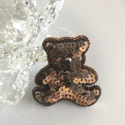 ビーズ刺繍のブローチ　-テディベア(アンティークゴールド)- 3枚目の画像