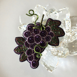 ビーズ刺繍のブローチ　-葡萄- grapes 2枚目の画像