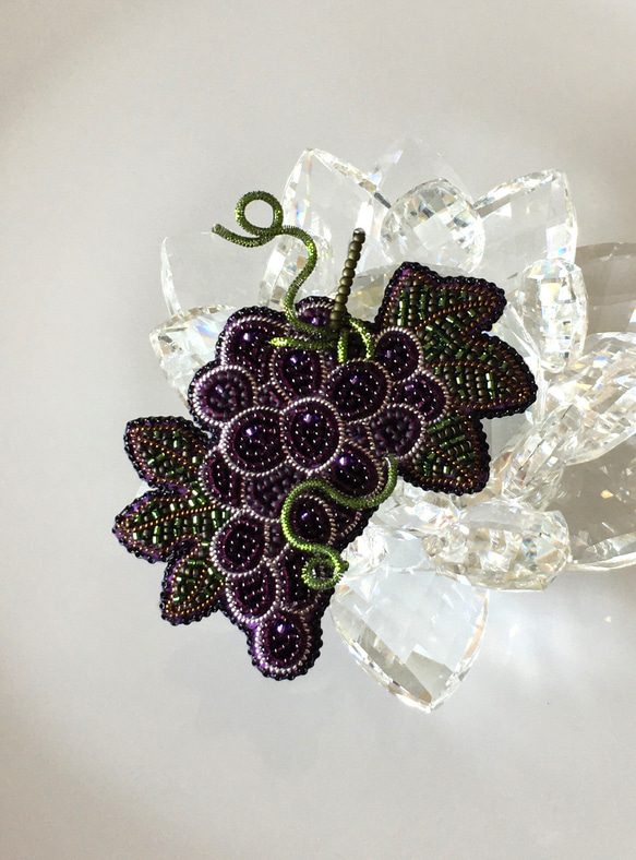 ビーズ刺繍のブローチ　-葡萄- grapes 2枚目の画像