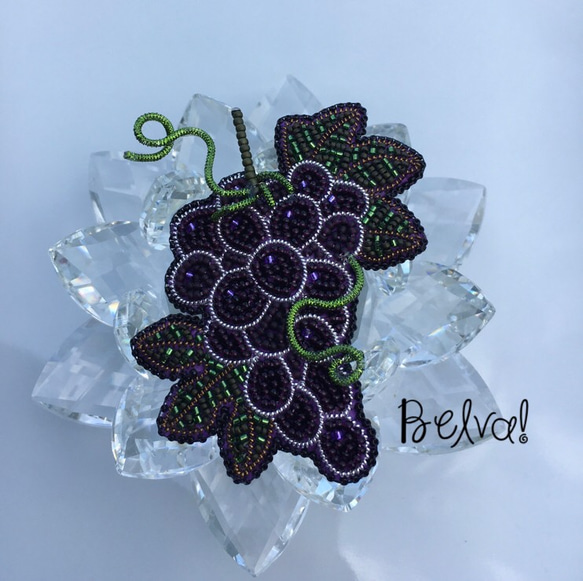 ビーズ刺繍のブローチ　-葡萄- grapes 3枚目の画像