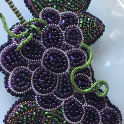 ビーズ刺繍のブローチ　-葡萄- grapes 6枚目の画像