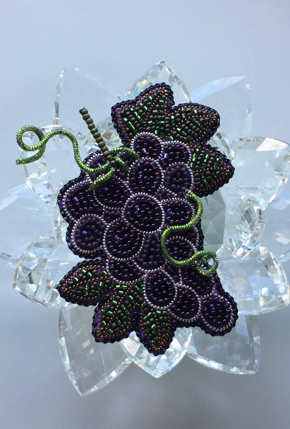ビーズ刺繍のブローチ　-葡萄- grapes 7枚目の画像