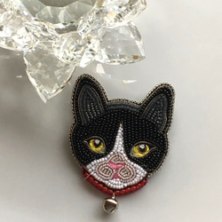 ビーズ刺繍のブローチ　-猫(ブラック)- 2枚目の画像