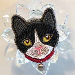 ビーズ刺繍のブローチ　-猫(ブラック)- 3枚目の画像