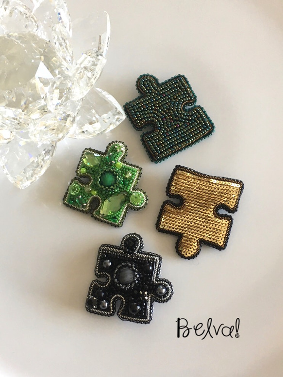 ビーズ刺繍のブローチ　-パズルピース(玉虫)- 7枚目の画像