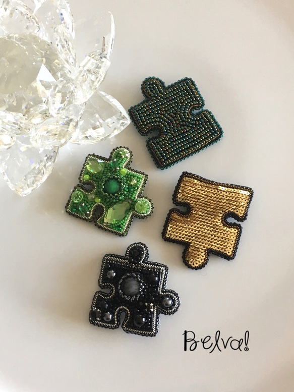 ビーズ刺繍のブローチ　-パズルピース(ゴールド)- 6枚目の画像