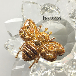 ビーズ刺繍のブローチ　-ゴールドのハチ gold bee- 1枚目の画像