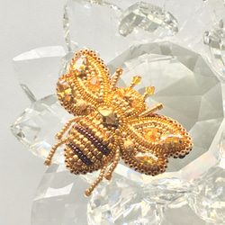 ビーズ刺繍のブローチ　-ゴールドのハチ gold bee- 7枚目の画像