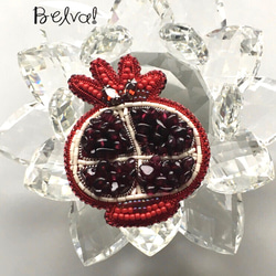 ビーズ刺繍のブローチ　-ザクロ(ガーネット) Pomegranate - 3枚目の画像