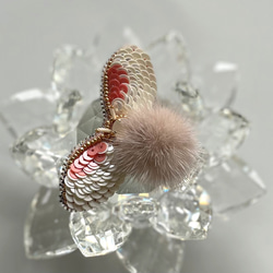 ビーズ刺繍のブローチ　-春色の昆虫- 5枚目の画像