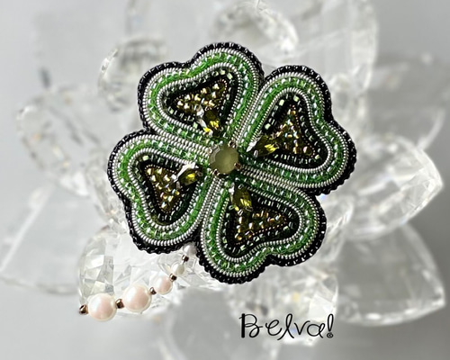 ビーズ刺繍のブローチ -四葉のクローバー- ブローチ Belva! 通販 ビーズ刺繍のブローチ -四葉のクローバー- ブローチ Belva! 通販