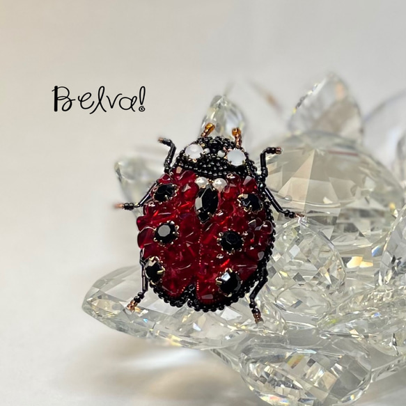 希少　美品　スワロフスキー DS クリスタル ビートル てんとう虫　ブローチ 美品❣️ヴィンテージ スワロフスキー SWAROVSKI てんとう虫