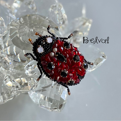 lady bird ブローチ　ビーズ刺繍　てんとう虫