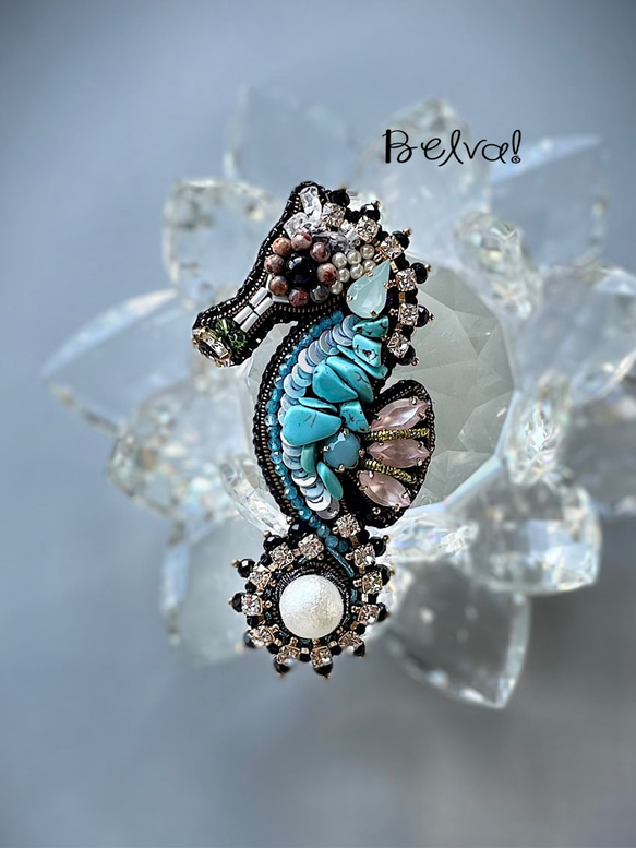 ビーズ刺繍のブローチ -タツノオトシゴ seahorse- ブローチ