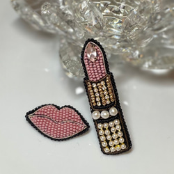 ビーズ刺繍のブローチセット　-口紅&唇- 2枚目の画像