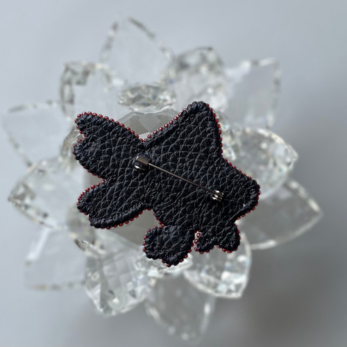 ビーズ刺繍ブローチ -金魚- ブローチ Belva! 通販 12245737