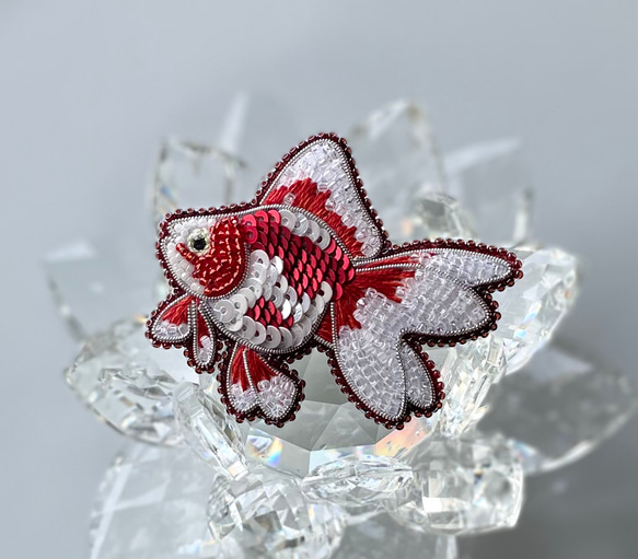 ビーズ刺繍ブローチ　-金魚- 8枚目の画像