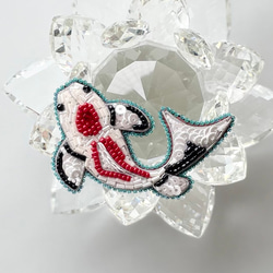ビーズ刺繍ブローチ　-錦鯉- 5枚目の画像