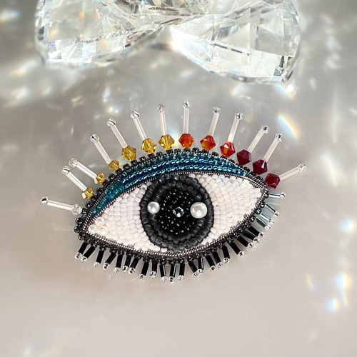 ビーズ刺繍ブローチ -目 eye- ブローチ Belva! 通販 12784215