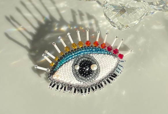 ビーズ刺繍ブローチ　-目　eye- 6枚目の画像