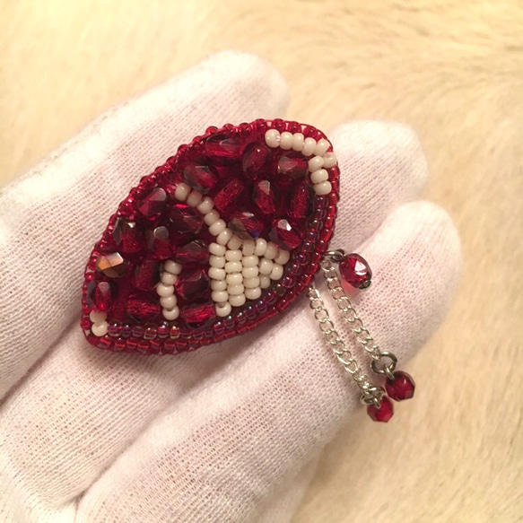 ビーズ刺繍 -ザクロの欠片-piece of pomegranate 5枚目の画像
