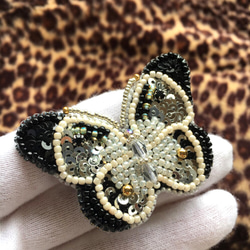 ビーズ刺繍 -蝶のブローチ-butterfly 6枚目の画像