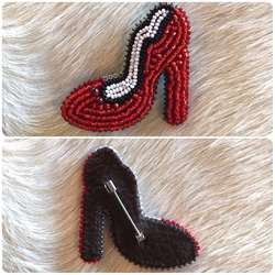 ビーズ刺繍 -ハイヒールのブローチ(赤シャイン)-High heel 4枚目の画像