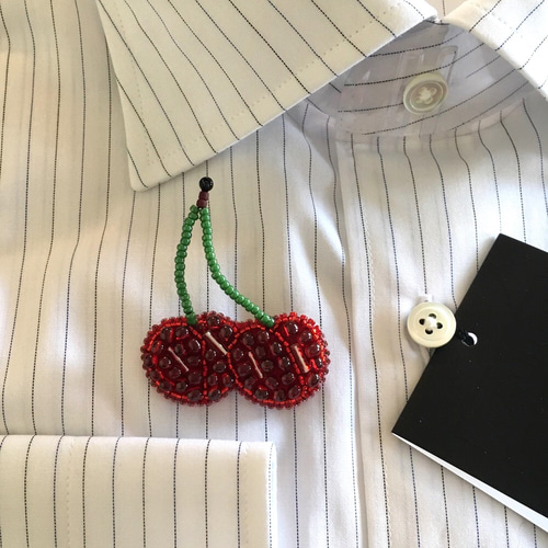 ビーズ刺繍 -さくらんぼのブローチ(小)-cherry ブローチ Belva