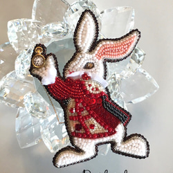 ビーズ刺繍のブローチ -白ウサギ- ブローチ Belva! 通販 8288044