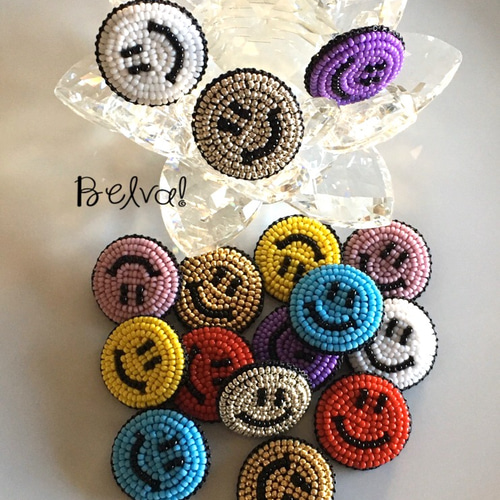 受注製作」ビーズ刺繍のブローチ -ニコニコスマイル- ブローチ Belva 